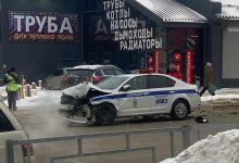 Фото - Гаишники врезались в трактор во время погони в Барнауле