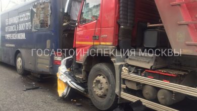 Фото - ГИБДД сообщила о двух погибших в такси, которое раздавил грузовик в Москве
